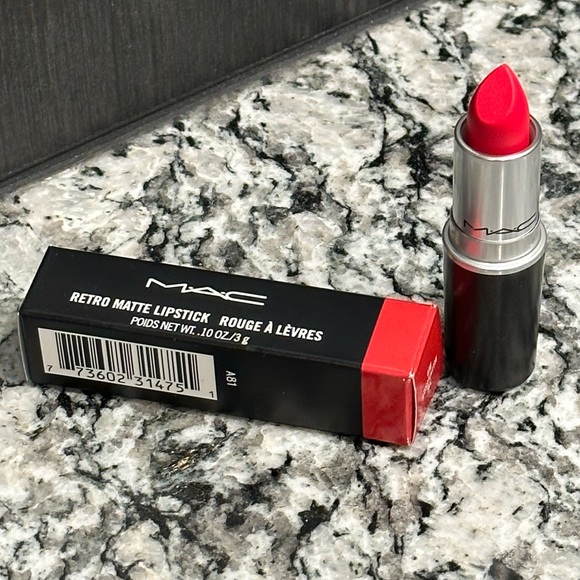 Mac Retro Matte Lipstick ‘Relentless Red’ #706 - Picture 3 of 4